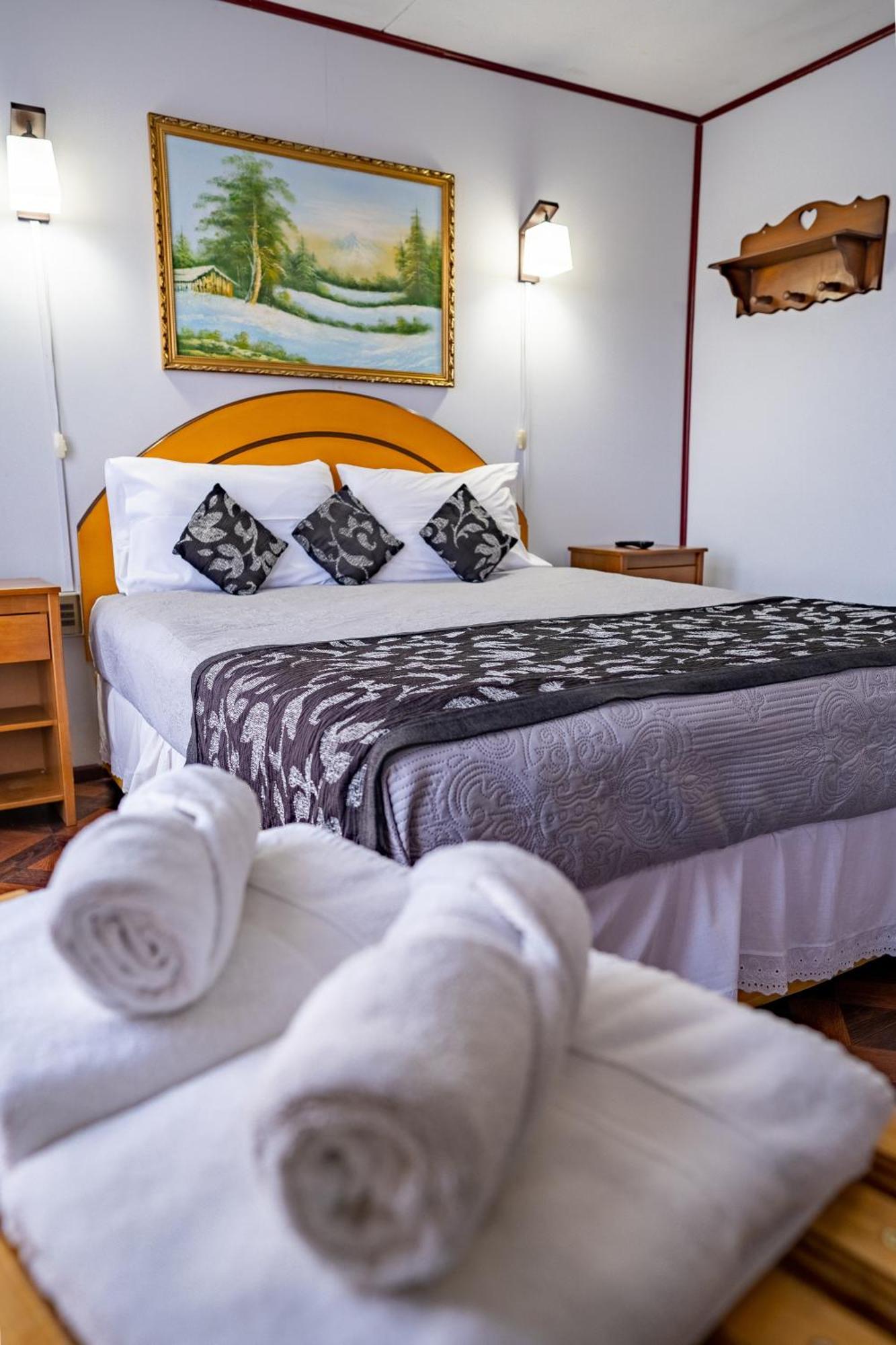 Hostal Alcazar Пуерто Наталес Екстериор снимка