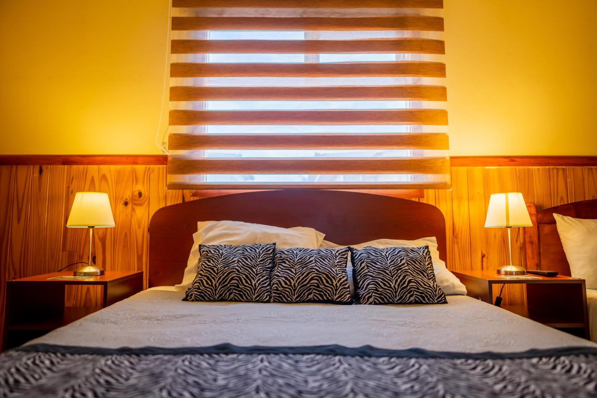 Hostal Alcazar Пуерто Наталес Екстериор снимка