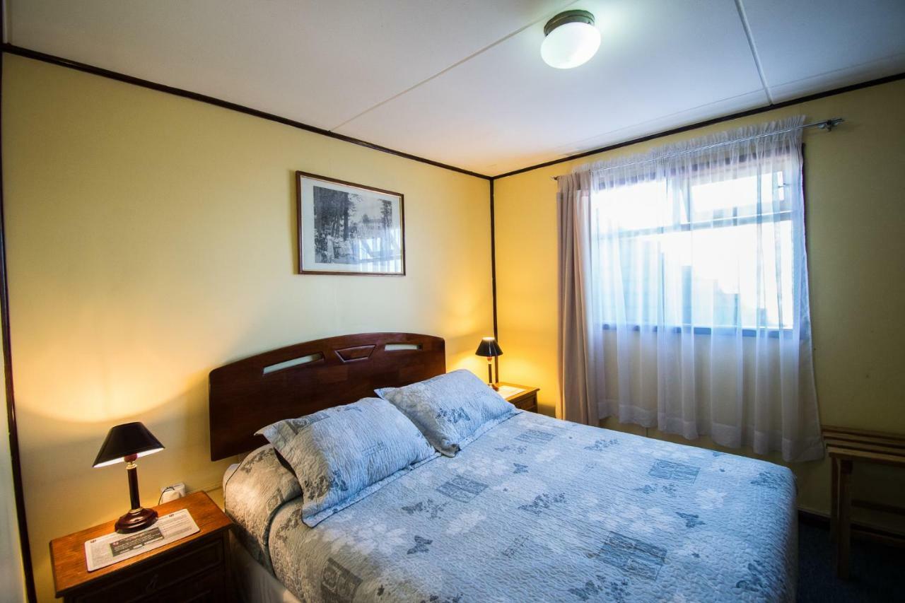 Hostal Alcazar Пуерто Наталес Екстериор снимка