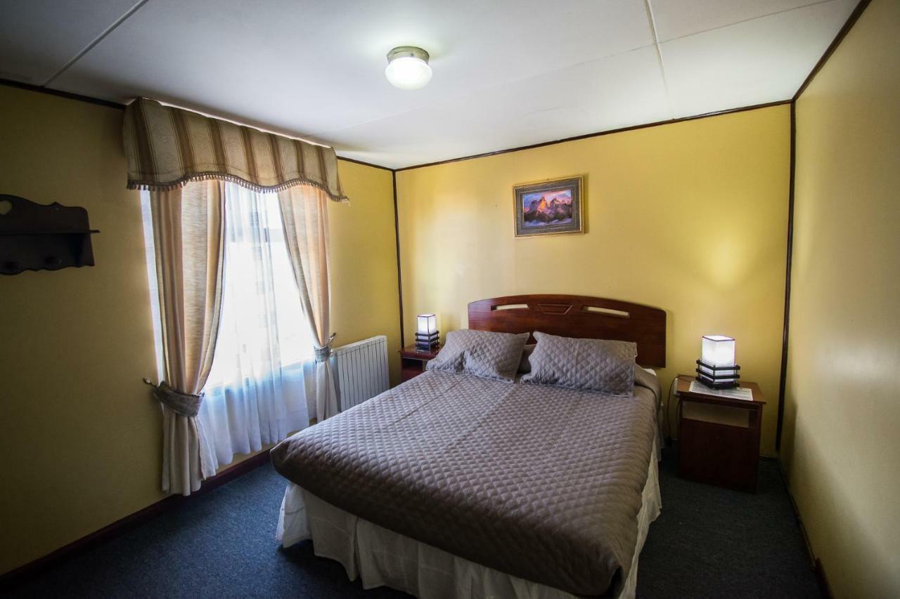 Hostal Alcazar Пуерто Наталес Екстериор снимка