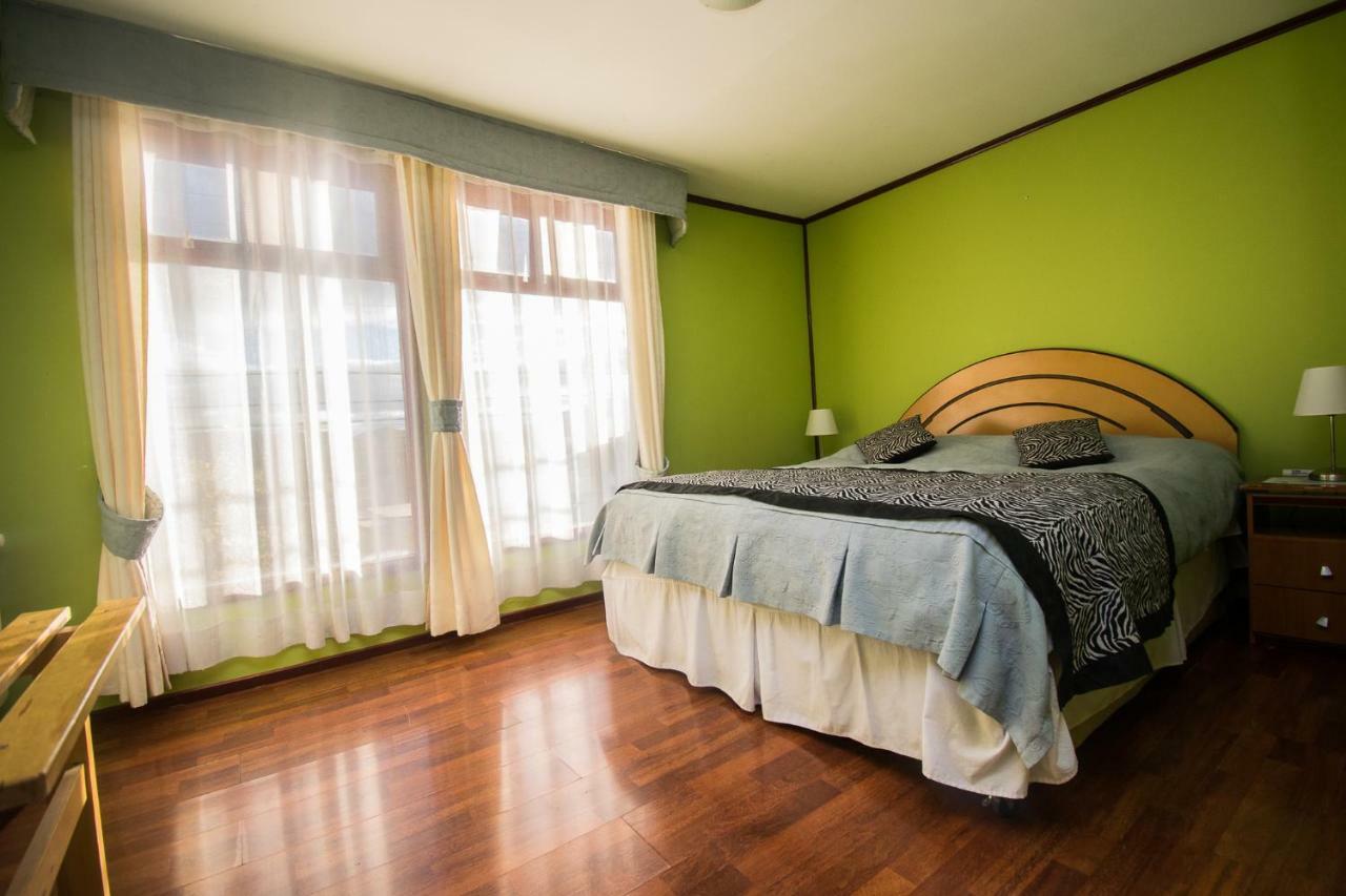 Hostal Alcazar Пуерто Наталес Екстериор снимка